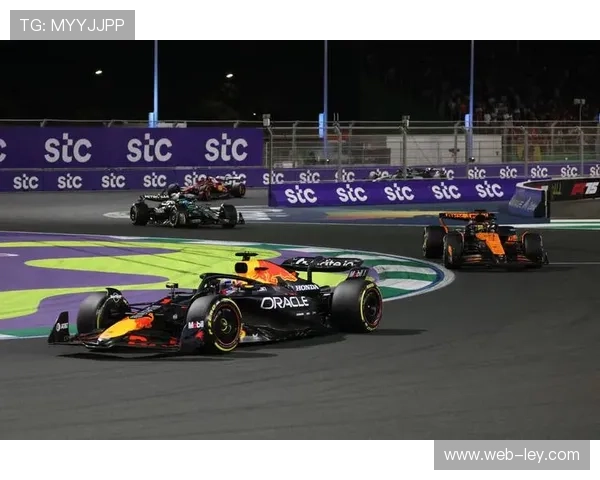 皮亚斯特里西班牙站夺冠，维斯塔潘末圈崩盘掉至第十