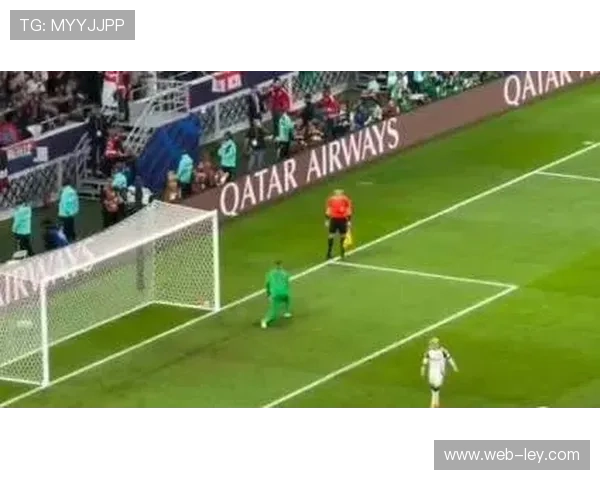 马尔基尼奥斯手球送点,萨福诺夫神扑挽救巴黎