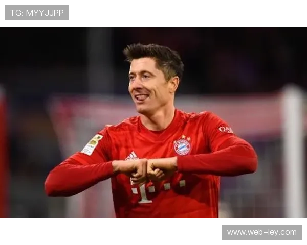 芝加哥火焰向莱万开出两年高薪合同，37岁波兰前锋同时收到欧洲和沙特报价展现老将市场价值