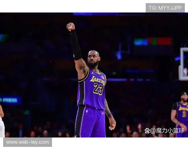 湖人124-104击败独行侠,詹姆斯高效砍下28分8篮板7助攻