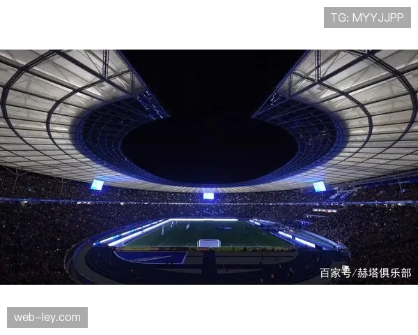 柏林赫塔主场奥林匹克体育场启动屋顶翻新工程,预计工期八个月。 柏林赫塔主场奥林匹克体育场启动屋顶翻新工程,预计工期八个月。