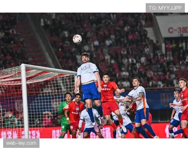 河南队客场不敌大连英博：三连败后球队陷入赛季最艰难时刻